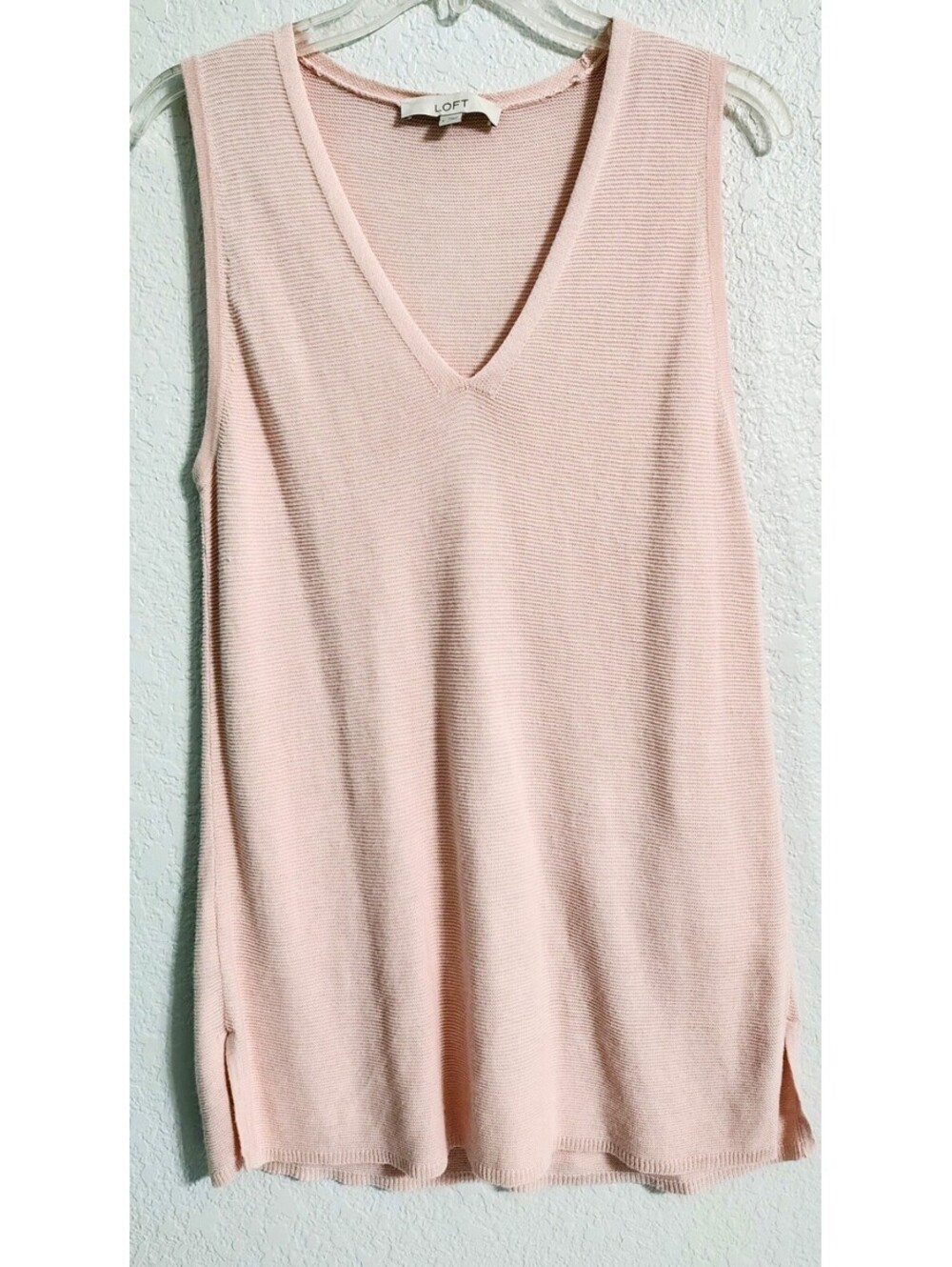 Loft Women's Ribbed Knit V- Neck Sleeveless Sweater L UGC, Soft Pink
